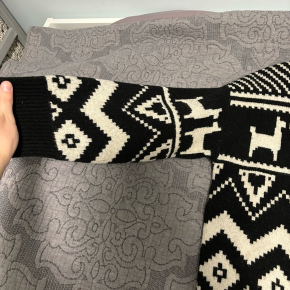 H&M Holiday Sweater Nordic Fair Isle Black and White Contrast Oversized - Picture 8 of 10